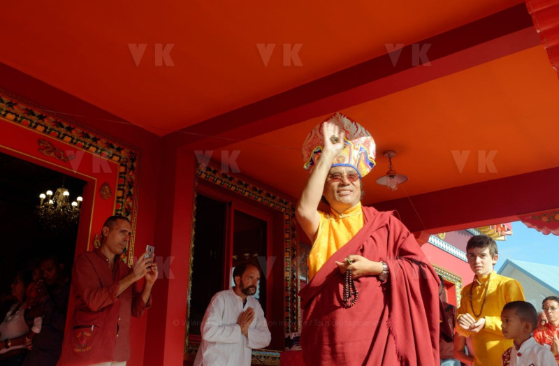Inauguration du 1er temple bouddhiste tibetain de la zone sud de l'ocean Indien - Inauguration of the first Tibetan Buddhist temple in the southern Indian Ocean