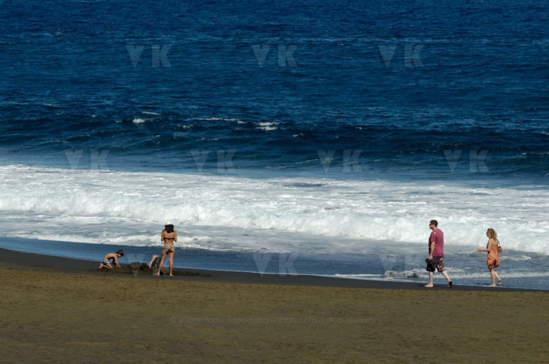 COVID Outbreak -Premier week-end de deconfinement a La Reunion - First deconfinement weekend at Reunion