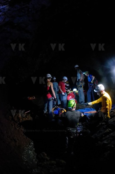 Exercice de secours dans les tunnels de lave du Piton de la Fournaise
