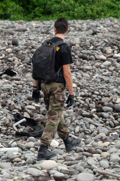 Vol MH370 : patrouilles a pied de gendarmerie pour les recherche de debris | 08-2015