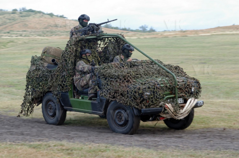 Exercice militaire parachutistes 2e RPIMa