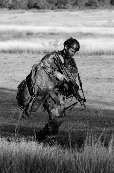 Exercice militaire parachutistes 2e RPIMa