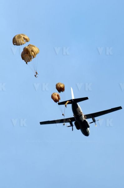 Exercice militaire parachutistes 2e RPIMa