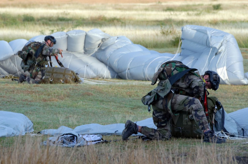 Exercice militaire parachutistes 2e RPIMa