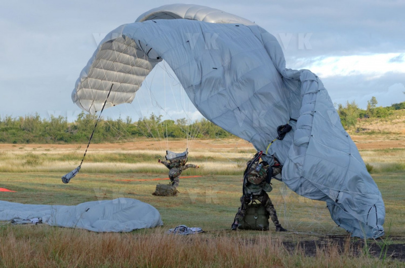 Exercice militaire parachutistes 2e RPIMa