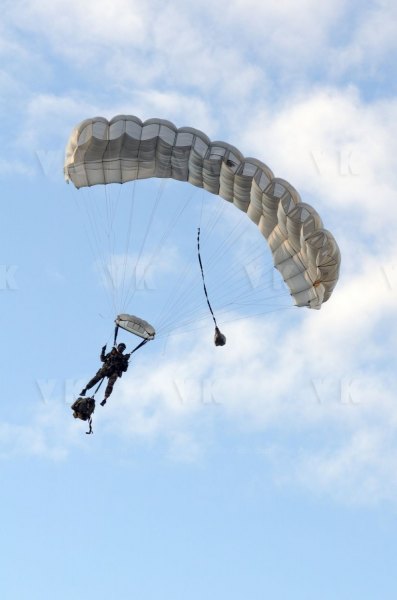 Exercice militaire parachutistes 2e RPIMa