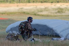 Exercice militaire parachutistes 2e RPIMa