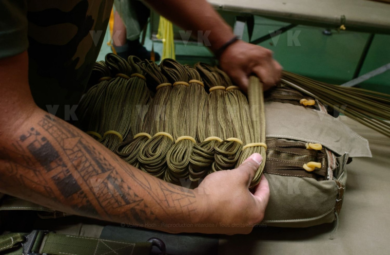 Militaires parachutistes