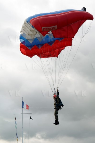 2e RPIMa Demonstration militaire parachutiste