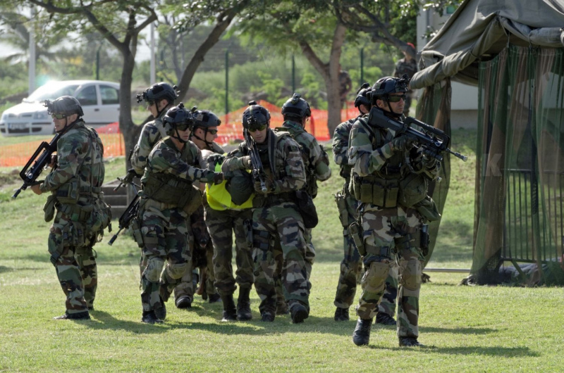 Demonstration militaires parachutistes 2e RPIMa