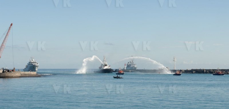 Arrivee du B2M Champlain a la Reunion