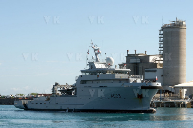 Arrivee du B2M Champlain a la Reunion
