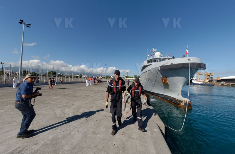 Arrivee du B2M Champlain a la Reunion