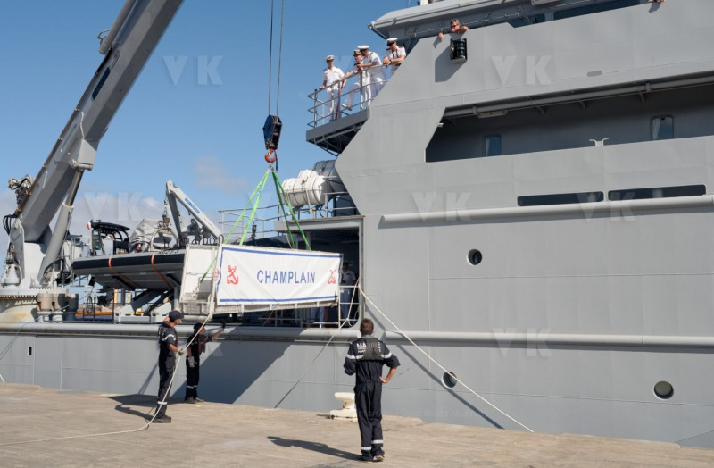 Arrivee du B2M Champlain a la Reunion