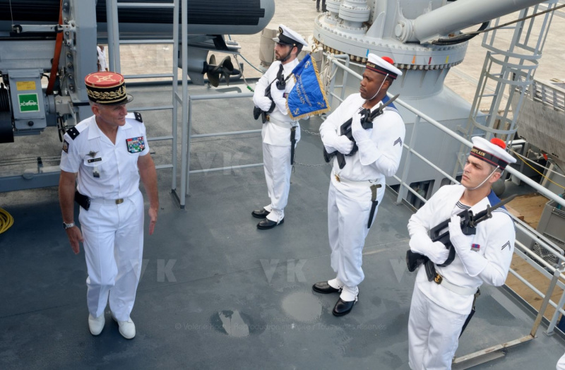 Arrivee du B2M Champlain a la Reunion