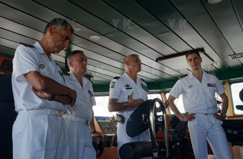 Arrivee du B2M Champlain a la Reunion