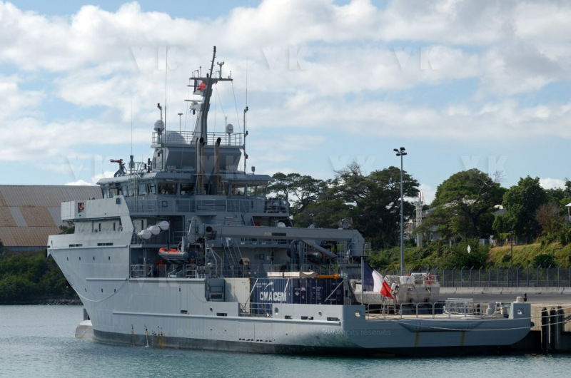 Arrivee du B2M Champlain a la Reunion