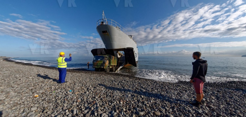 Batiment militaire BATRAL Marine Nationale