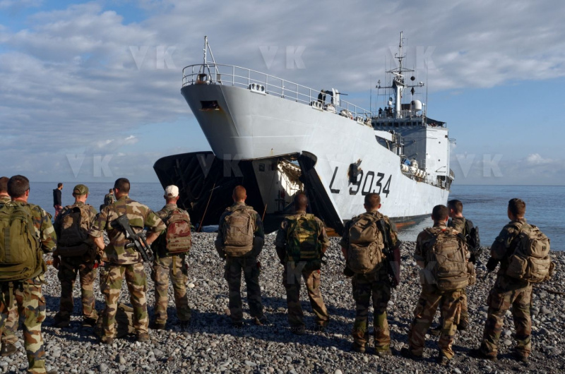 Batiment militaire BATRAL Marine Nationale