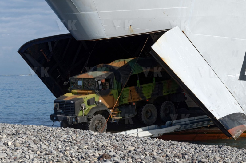 Batiment militaire BATRAL Marine Nationale