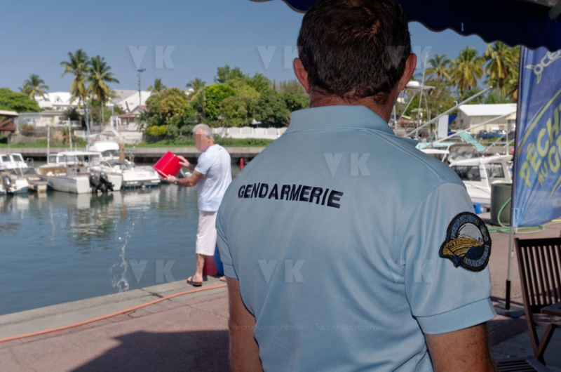 Controles sanitaires et administratifs par la Brigade Nautique Cotiere de gendarmerie