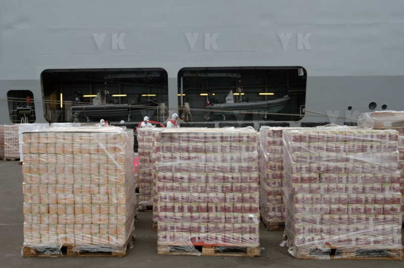 Chargement et desinfection du fret a destination de Mayotte - Loading and disinfection of freight bound for Mayotte