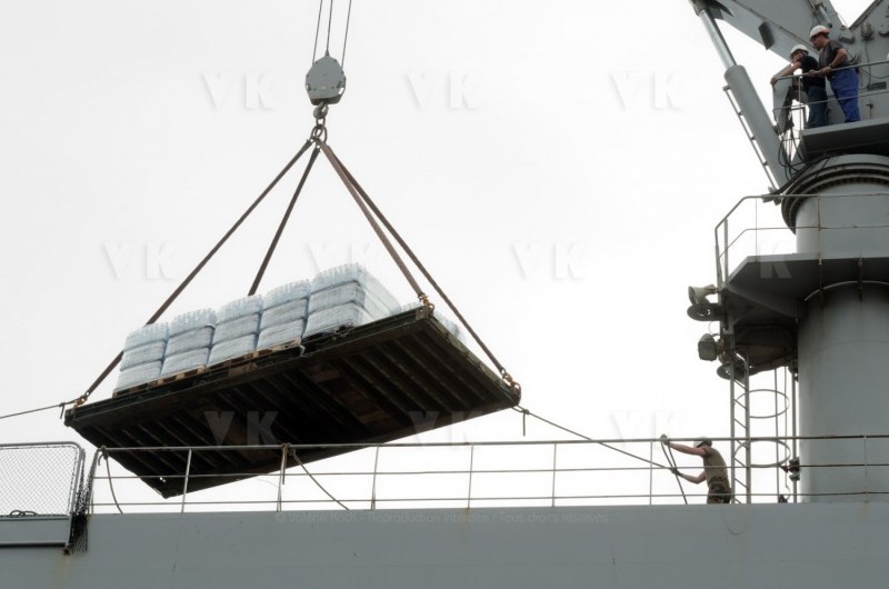 Chargement et desinfection du fret a destination de Mayotte - Loading and disinfection of freight bound for Mayotte