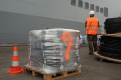 Chargement et desinfection du fret a destination de Mayotte - Loading and disinfection of freight bound for Mayotte