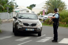 Gendarmerie checks at Le Tampon during the confinement period due to the COVID-19 epidemic - Controles de gendarmerie au Tampon pendant la periode de confinement due a l'epidemie de COVID-19