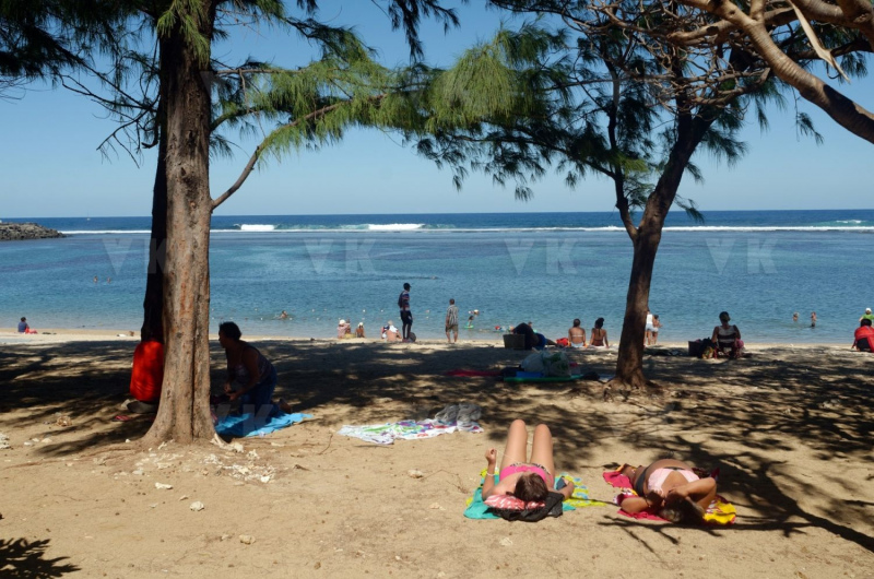 COVID Outbreak -Premier week-end de deconfinement a La Reunion - First deconfinement weekend at Reunion