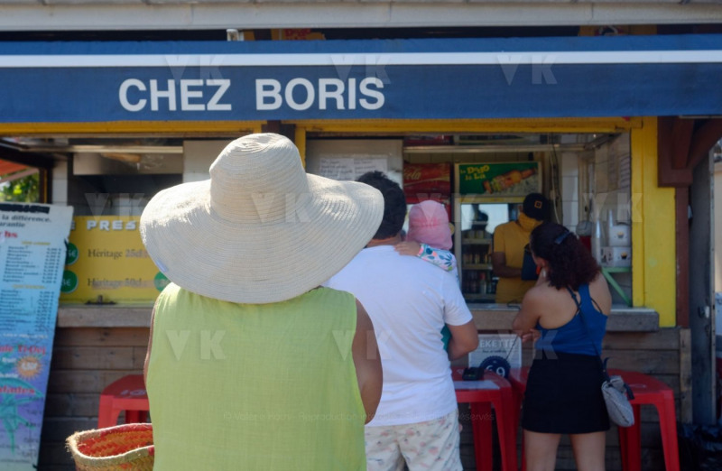 COVID Outbreak -Premier week-end de deconfinement a La Reunion - First deconfinement weekend at Reunion