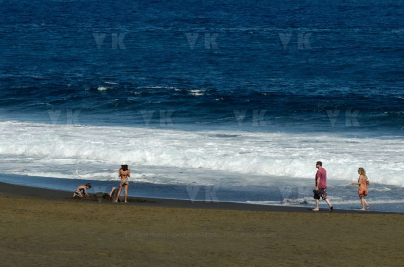 COVID Outbreak -Premier week-end de deconfinement a La Reunion - First deconfinement weekend at Reunion