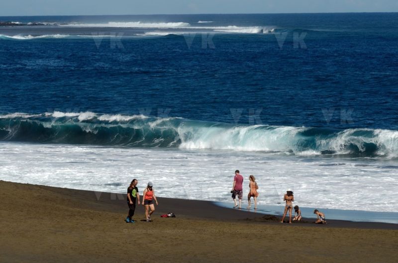 COVID Outbreak -Premier week-end de deconfinement a La Reunion - First deconfinement weekend at Reunion