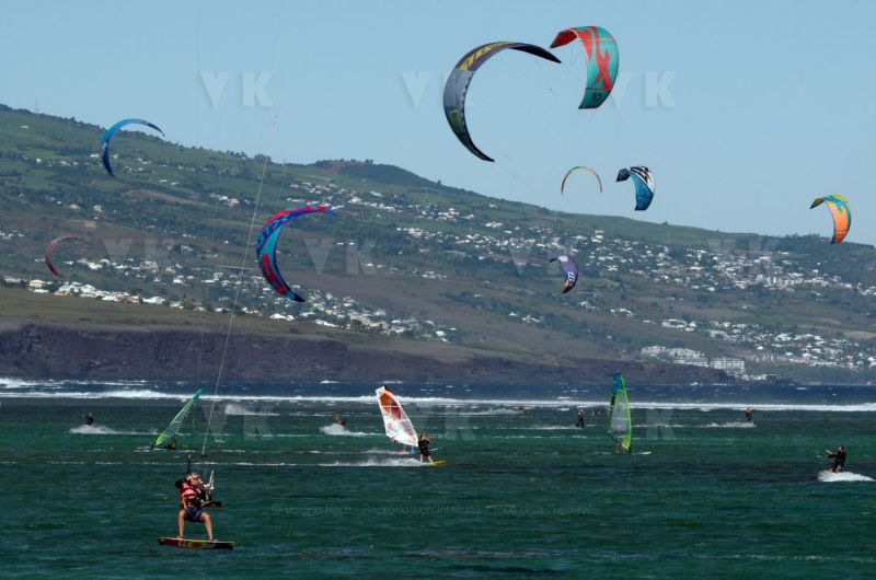 COVID Outbreak -Premier week-end de deconfinement a La Reunion - First deconfinement weekend at Reunion