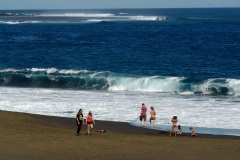 COVID Outbreak -Premier week-end de deconfinement a La Reunion - First deconfinement weekend at Reunion