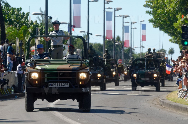 Forces armees dans la zone sud de l'ocean Indien, gendarmerie, pompiers, policiers et associations ont defile sous un soleil radieux a Saint-Denis (La Reunion) pour ce 14 juillet - Armed forces in the southern Indian Ocean, gendarmerie, firefighters, police and associations marched under a bright sun in Saint-Denis (La Reunion) for July 14
