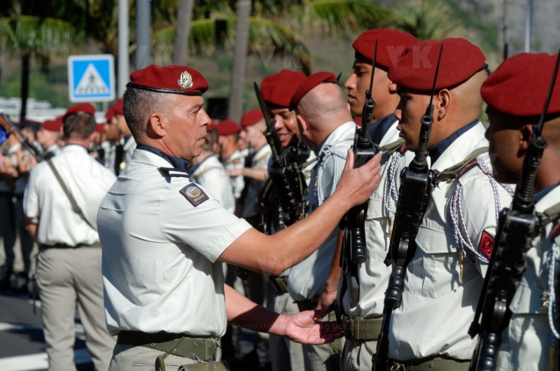 Forces armees dans la zone sud de l'ocean Indien, gendarmerie, pompiers, policiers et associations ont defile sous un soleil radieux a Saint-Denis (La Reunion) pour ce 14 juillet - Armed forces in the southern Indian Ocean, gendarmerie, firefighters, police and associations marched under a bright sun in Saint-Denis (La Reunion) for July 14
