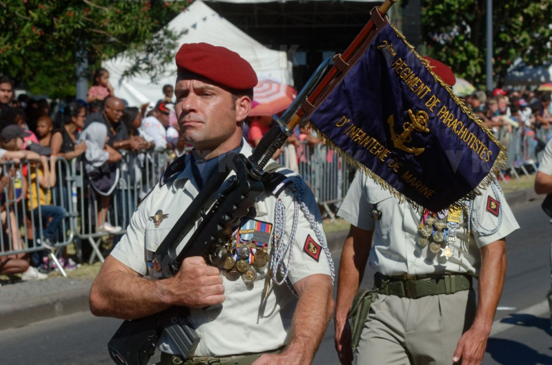 Forces armees dans la zone sud de l'ocean Indien, gendarmerie, pompiers, policiers et associations ont defile sous un soleil radieux a Saint-Denis (La Reunion) pour ce 14 juillet - Armed forces in the southern Indian Ocean, gendarmerie, firefighters, police and associations marched under a bright sun in Saint-Denis (La Reunion) for July 14