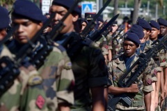 Forces armees dans la zone sud de l'ocean Indien, gendarmerie, pompiers, policiers et associations ont defile sous un soleil radieux a Saint-Denis (La Reunion) pour ce 14 juillet - Armed forces in the southern Indian Ocean, gendarmerie, firefighters, police and associations marched under a bright sun in Saint-Denis (La Reunion) for July 14
