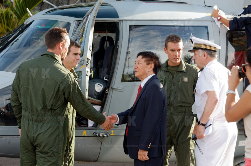 Helicoptere militaire aeronale en demonstration