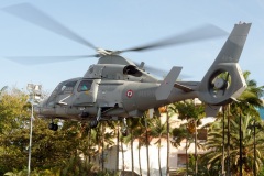 Helicoptere militaire aeronale en demonstration