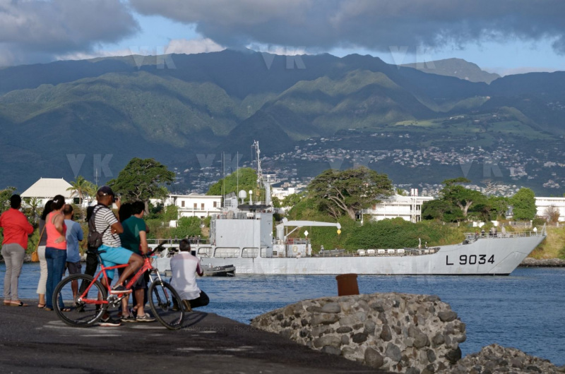 Batiment militaire BATRAL Marine Nationale