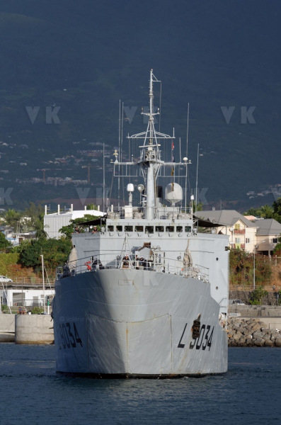 Batiment militaire BATRAL Marine Nationale