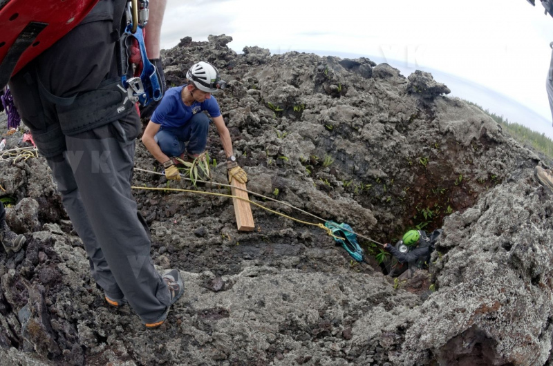 Exercice de secours dans les tunnels de lave du Piton de la Fournaise