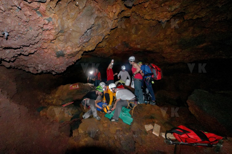 Exercice de secours dans les tunnels de lave du Piton de la Fournaise