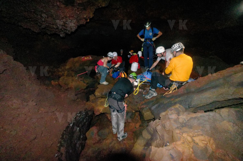 Exercice de secours dans les tunnels de lave du Piton de la Fournaise