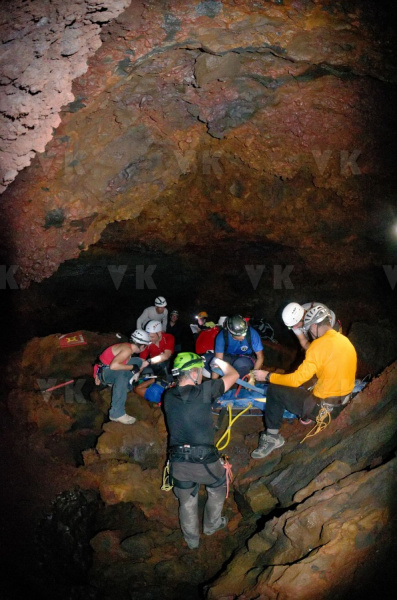 Exercice de secours dans les tunnels de lave du Piton de la Fournaise