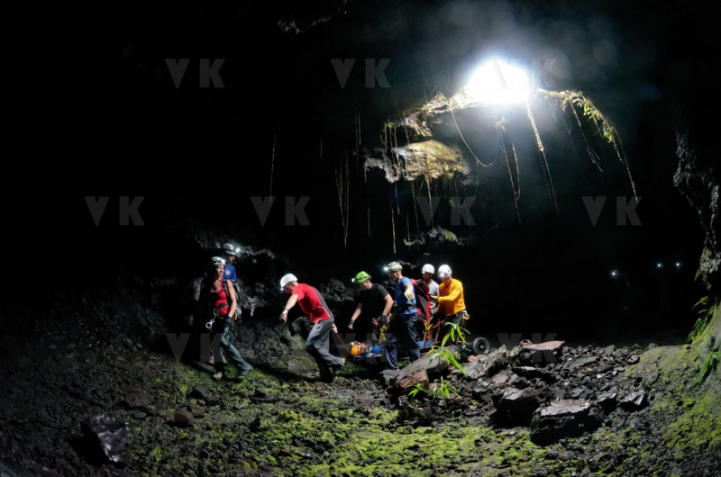 Exercice de secours dans les tunnels de lave du Piton de la Fournaise