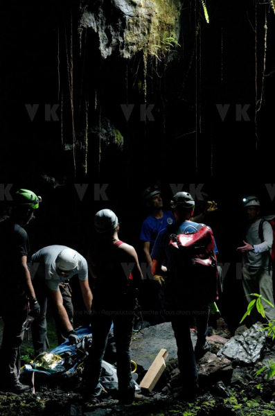 Exercice de secours dans les tunnels de lave du Piton de la Fournaise