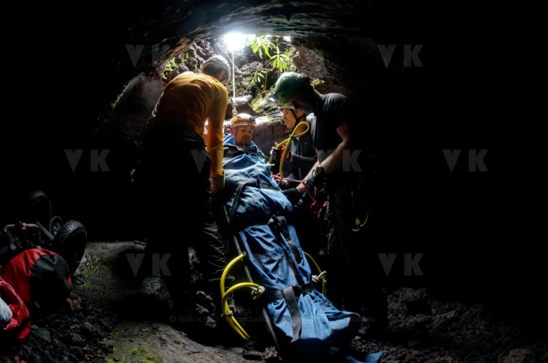 Exercice de secours dans les tunnels de lave du Piton de la Fournaise